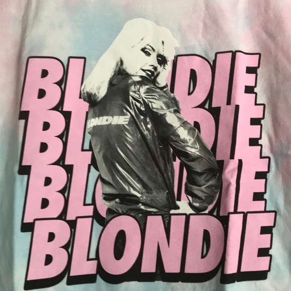 Last 1 - NEW GRAPHIC Blondie tie dyed plus size top - Picture 5 of 8